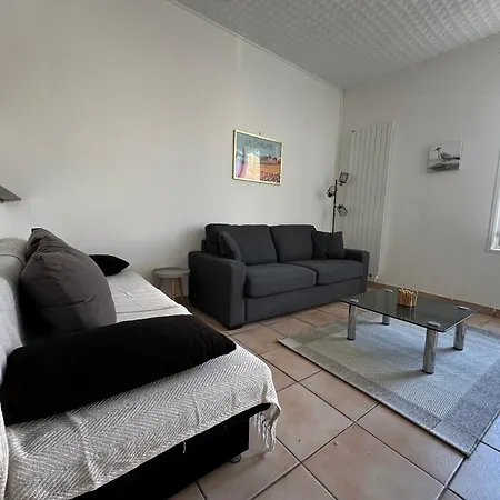 Holiday home Maison De Confort Quartier Calme - 4 Personnes *