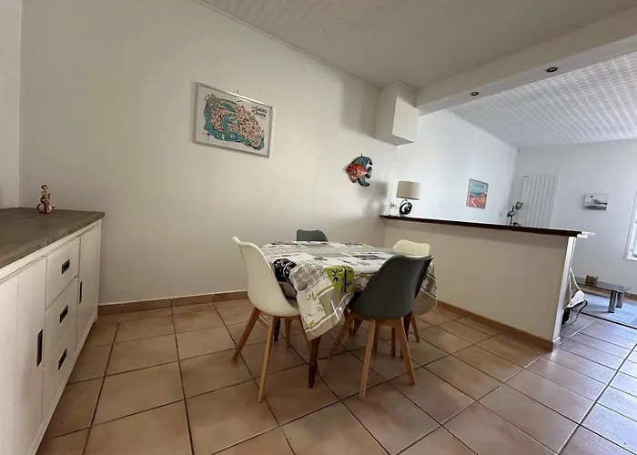 Dom wakacyjny Maison De Confort Quartier Calme - 4 Personnes